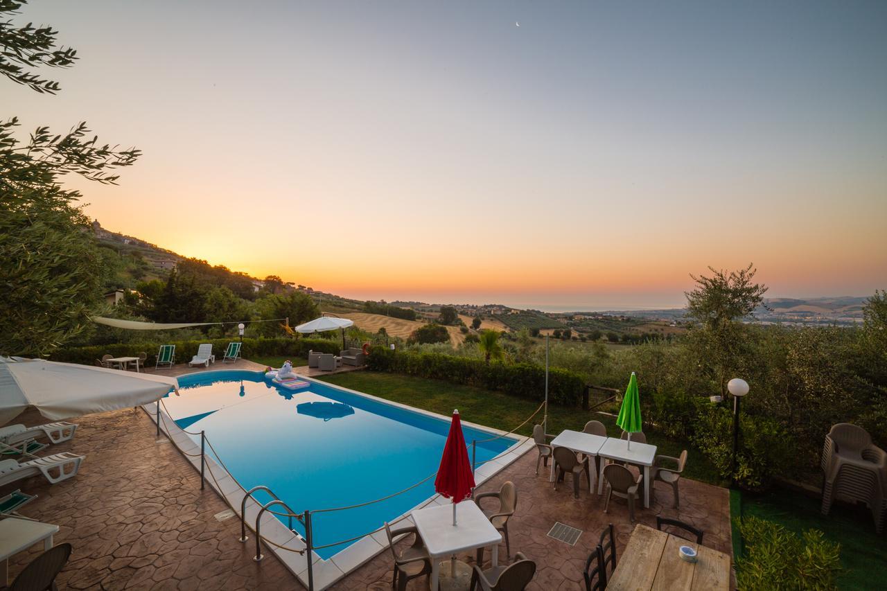 Casale Delle Rose B&B Fattoria Montepagano Kültér fotó