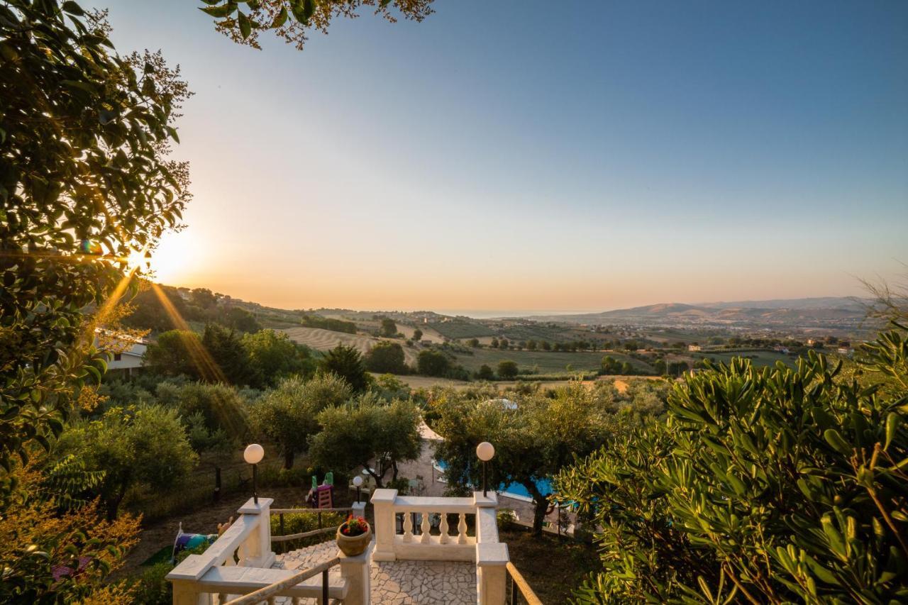 Casale Delle Rose B&B Fattoria Montepagano Kültér fotó